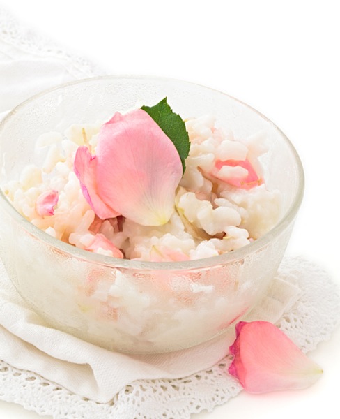 Risotto con petali di rosa, san valentino, risotto