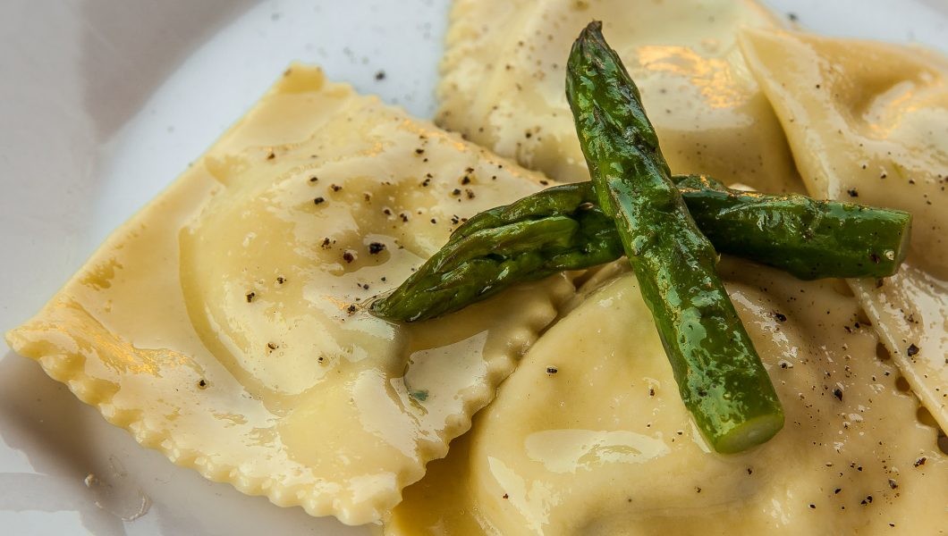 Ravioli asparagi e ricotta