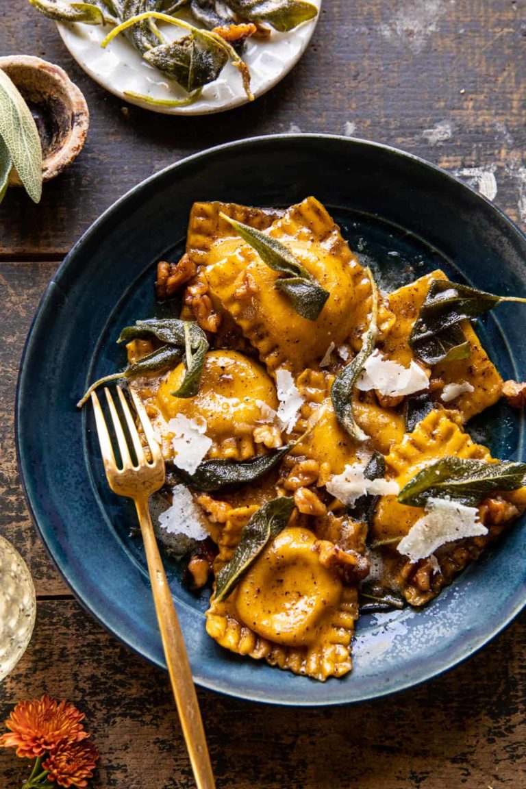 Ravioli di Zucca con formaggio, burro e salvia | Ginger & Tomato