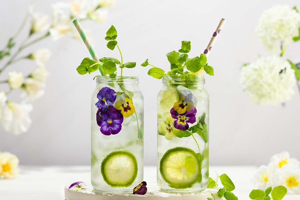 fiori nei cocktail